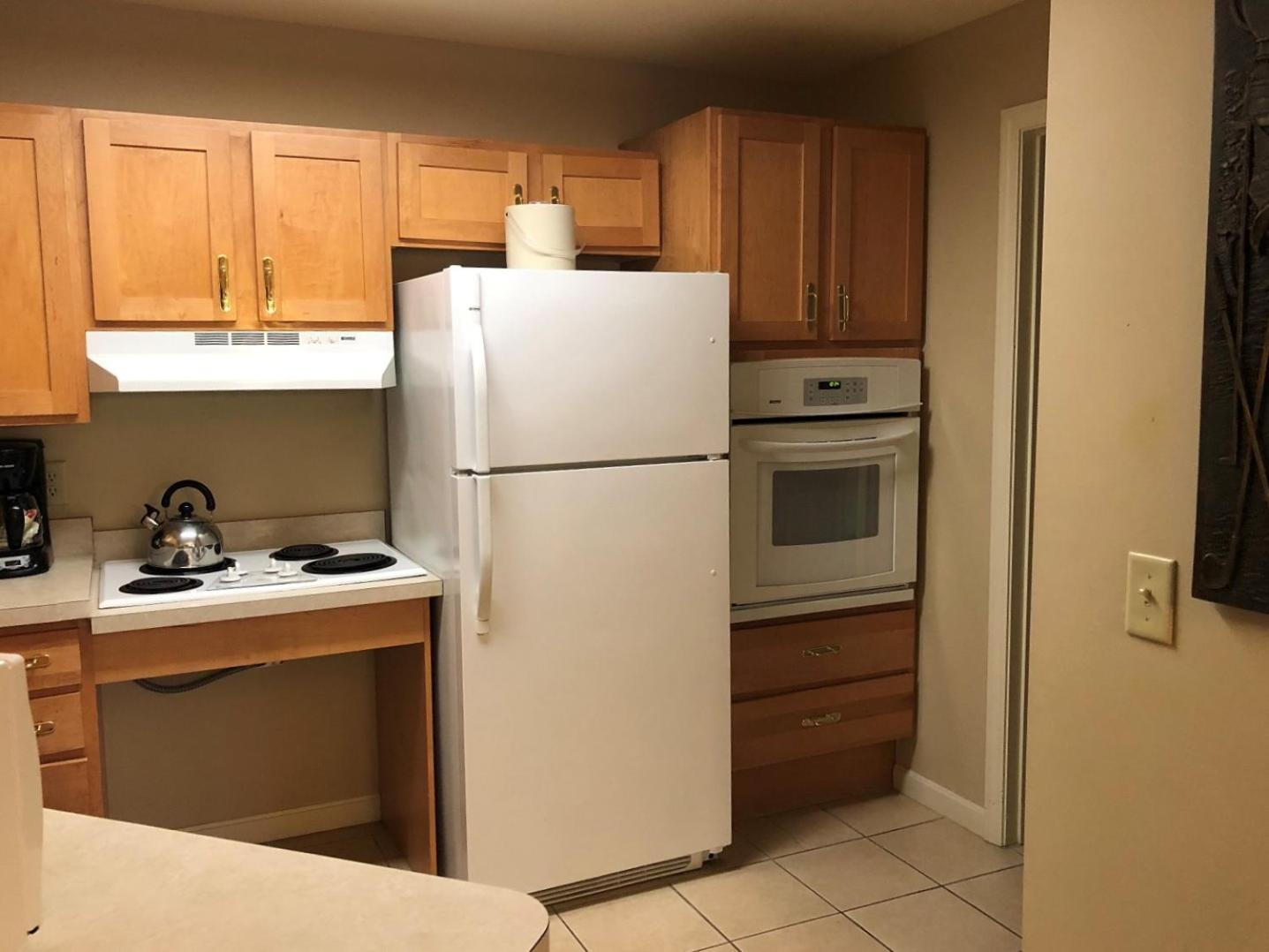 Vacation Village In The Berkshires แฮนค็อค ห้อง รูปภาพ A typical kitchen in a residential apartment