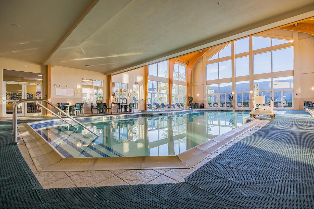 Vacation Village In The Berkshires แฮนค็อค ภายนอก รูปภาพ The pool at the Hotel