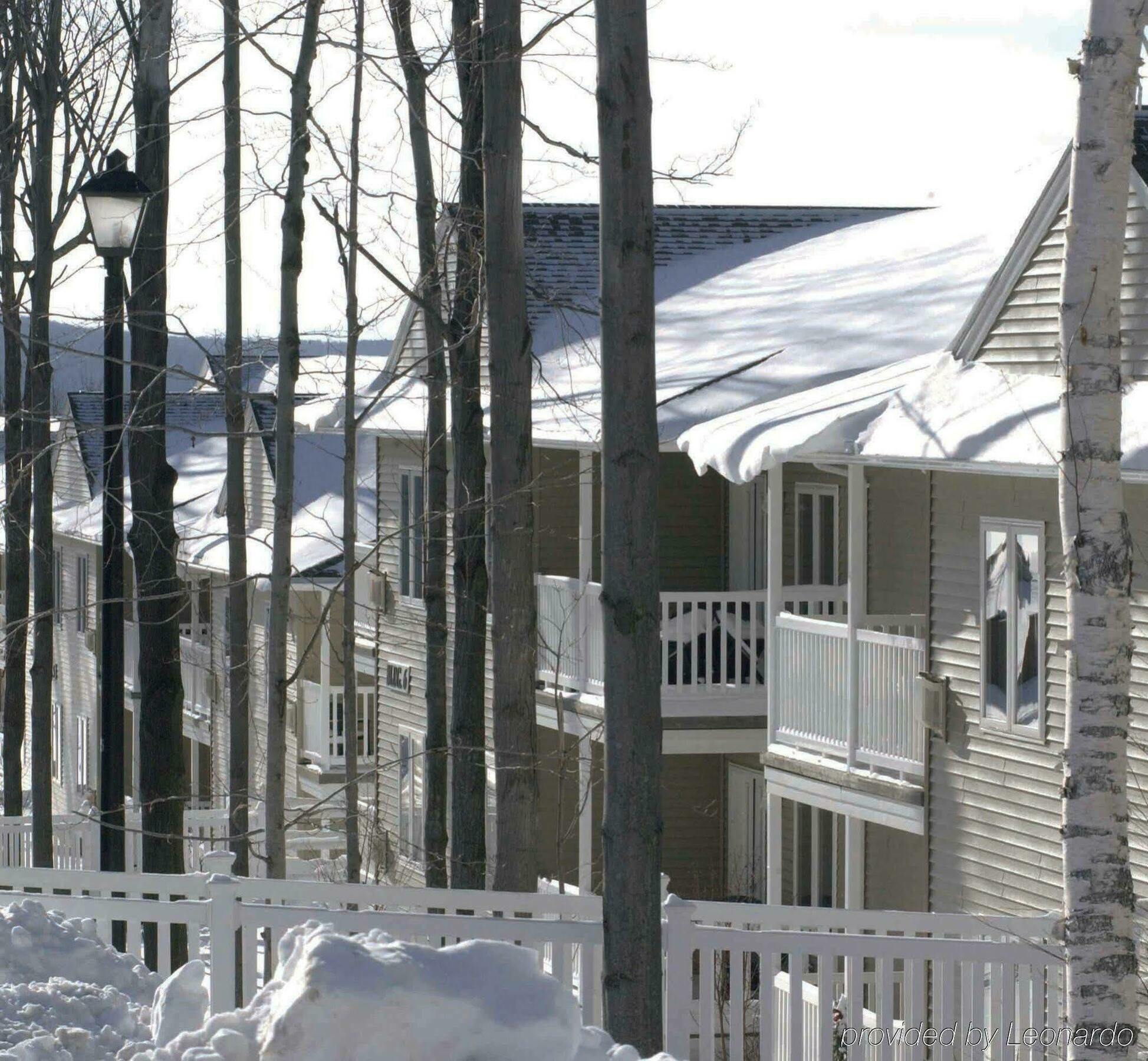 Vacation Village In The Berkshires แฮนค็อค ภายนอก รูปภาพ The Village at Sun Peaks
